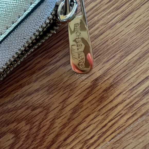 Michael Kors, leather gold, wallet, zippy - Picture 5 of 5